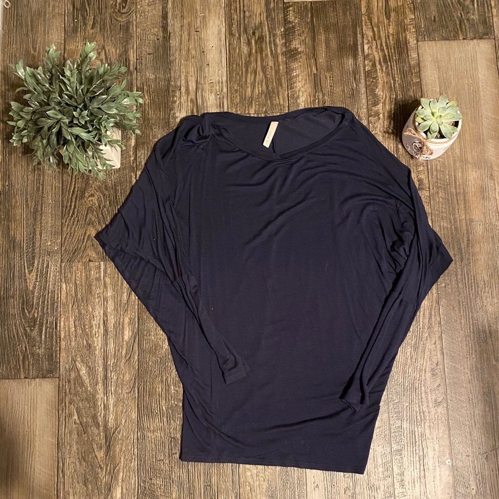 Oversized comfortable navy top